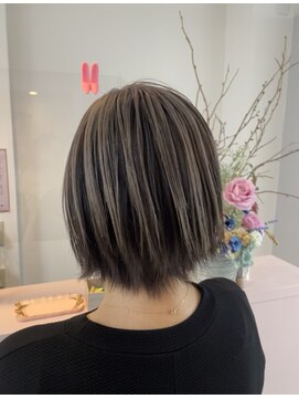 チィ(chee.) ダブルカラー