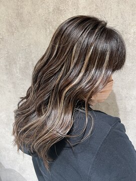 ザブリッジ(the Bridge) グレージュハイライト×セミロング