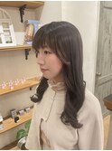 外巻きロング×グレージュ