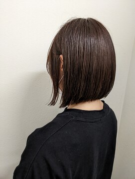 ベルフェミンアプレ(Belle femin Apres) 切りっぱなしボブ ボブレイヤー 透明感カラー 暗髪 20代 艶髪