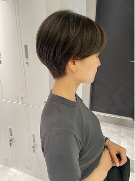 リアン バイ キートス(Lien by kiitos) 頭の形が綺麗に見えるショートヘア