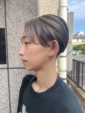 ウィ 立川(Oui) 【Oui！×HIROMU】センターパート/ホワイトシルバーハイトーン