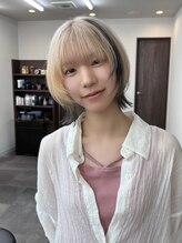 エンブリーチ バイ タグ 樟葉(enn. bleach by t.a.g)&nbsp;デザインカラー/ウルフカット/ホワイトミルクティー