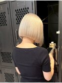 ホワイトミルクティーブロンドカラーハイトーンボブブリーチ金髪