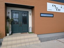 オンアンドオフ バイ ヒメジ(ONandOFF by himeji)の雰囲気（店内入り口）