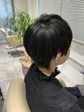 乾かすだけ　暗髪小顔ショートスタイル