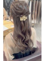 アフィナー(Afinar) 【横浜/横浜駅】ハーフアップアレンジ