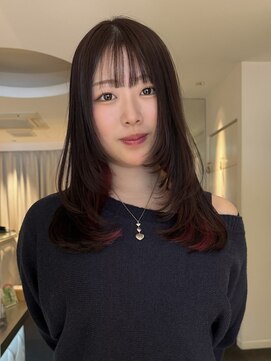 ヤヨイブレインズフェアリー(YAYOI BRAINS fairy) インナーカラーも楽しめるレイヤーカット♪