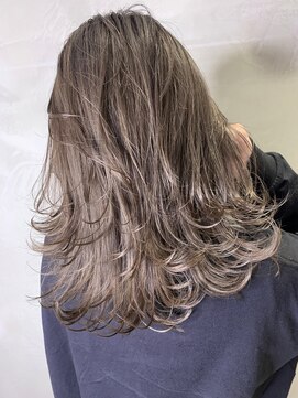 アルカナ 明治神宮前原宿(ARCANA) レイヤーカット　フェザーカット　シナモンベージュ hiro