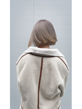 サクラ オモテサンドウ(SAKURA) ミルクティーベージュ×切りっぱなしボブ