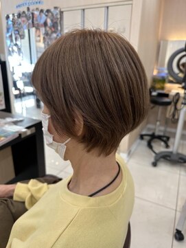 カール 鶴川店(K:R) メリハリ大人ショートスタイル