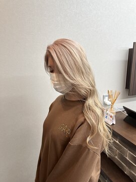 エミーバイモアムー(Emmie byMoremuu) ブロンドベージュ