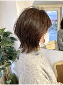 2025年トレンド髪型ミディアムウルフ30代40代ヘアスタイル面長