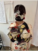 タイトにシニヨンヘアセット