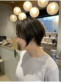★ハイライトで明るく筋をつくる!白髪ぼかしハイライトショート