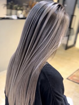 メリー オオサカ(Merly Osaka) straight balayage