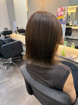 リンク(LinQ) 外ハネスタイル