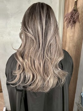 アポロ 横浜駅店(apollo) xバレイヤージュ/ホワイトグレージュ/レイヤーカット