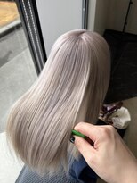 アレクサンドル オブ カラーズ トヤマ(ALEXANDRE OF COLORS TOYAMA)&nbsp;ホワイトベージュ