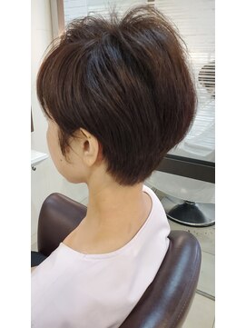 スタイル 成城学園前(STYLE) 耳かけボブスタイルで毛先パーマをかけ  フォギーベージュ１２