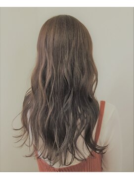 ヘアーアトリエ ネヴェア(hair atelier NEVAEH) ダークアッシュ
