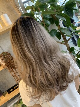 ポート バイ プライマル(port by primal) セクションカラー/ペールベージュ[千葉/千葉駅]