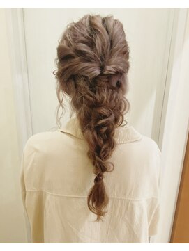 クリーム(CREAM) 結婚式お呼ばれ ヘアセット