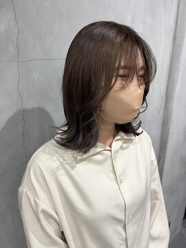 ティティ(TiTi) 20.30.40代フェザースタイル 動きのあるミディアム TiTi 福田