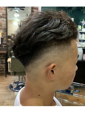 ヘアーラウンジ エゴ(Hair Lounge EGO) 刈り上げフェードカットでベリーショートカット　武蔵新城美容院