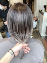 リード バイ ラグーン(LEAD by LAGOON)&nbsp;バレイヤージュグレージュハイライトダブルカラーケアブリーチ