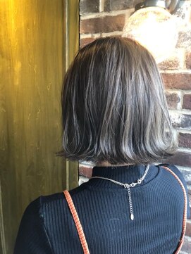 エイミー(Aimee) Aimee 町田　外ハネボブ×アッシュグレージュ