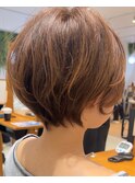 マッシュショートボブ/フェザーバング/カーキグレージュ