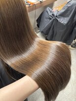 ボタン ハカタ(VOTAN hakata)&nbsp;ダブルカラー/明るめオリーブベージュ/レイヤーカット