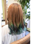 ミディアムヘアのグラデーションカラー