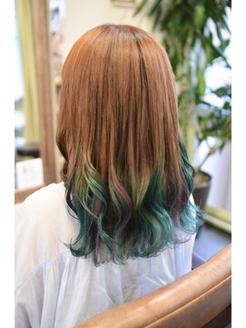 ポタム 東中野(potamu) ミディアムヘアのグラデーションカラー