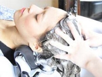 ヘアリゾート ディアリウム(Hair Resort DEARIUM)の写真/通常では落ちにくい汚れをしっかり落とすmarbbや薬剤の浸透力を高めるナノスチームで美髪に【町田】