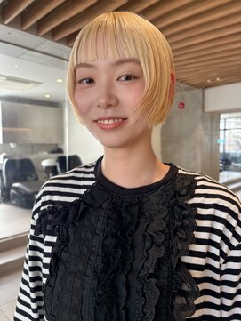 アオイ(aoi.) 【ミニボブ/ベージュカラー/マッシュショート/20代/福岡薬院】