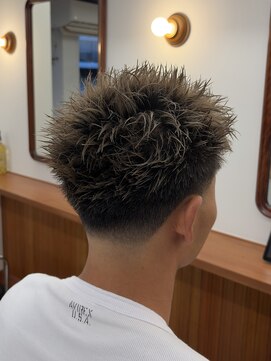 ザデイ カットアンドカルチャーショップ(THE DAY CUT&CULTURE SHOP) ハイトーンスパイキーショート【テーパーフェード】