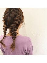 ファム(fam)&nbsp;みつあみスタイル