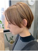 ミルクティベージュ、ブリーチオンカラー、ハンサムショート