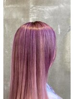 カエルムアヴェダ(CAELUM AVEDA)&nbsp;グラデーションピンク。ロングスタイル