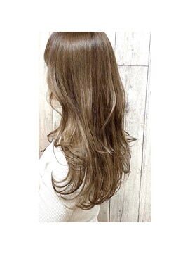 ジーナ 福岡千早(Zina) 【Zina】レイヤースタイル/艶カラー/20代30代40代