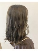 オリーブベージュ