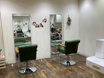 プラウドの写真/アットホームな空間で幅広い年代の女性からの支持◎一人ひとりの髪の悩みに応えます♪