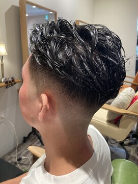 リリーコナー 武蔵小杉(LilyConnor) 武蔵小杉/メンズ/ヘッドスパ/眉毛/バーバー/フェード