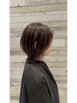 アース 明石店(EARTH) 30代40代ブリーチミルクティー伸ばしかけミディアムウルフ