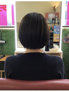 ワンポイント ウィズ パリス(One Point with Paris) ショートボブ