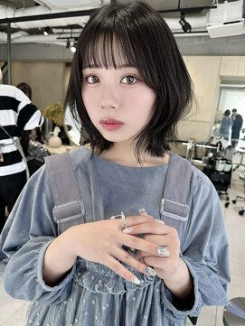 ティア(Tia.) 縮毛矯正/髪質改善トリートメント/ミディアムヘア/グレージュ