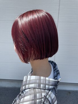 グラム 岡崎北店(gram) ワインレッドの切りっぱなしボブ