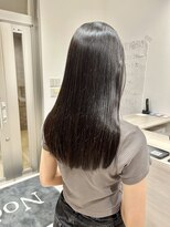 ノエル(NoeL)&nbsp;ナチュラルなのに扱いやすい髪へ。透明感ストレート【來海亮兵】